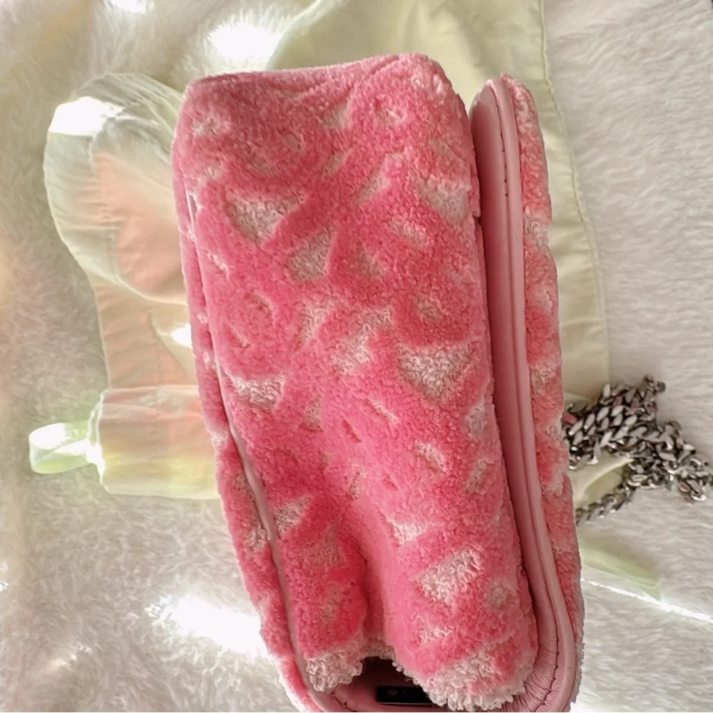 Burberry Pink Crossbody Bag with Monogram Design - Picture 15 of 15